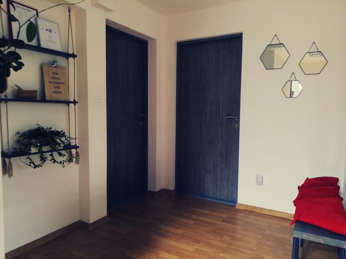 Artisan House Meraki Udbina Εξωτερικό φωτογραφία
